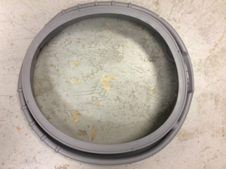 DC64-01570A Samsung Door-Diaphragm - Image 2